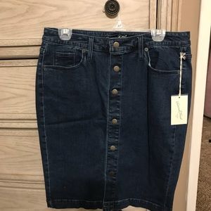 Universal threads denim skirt